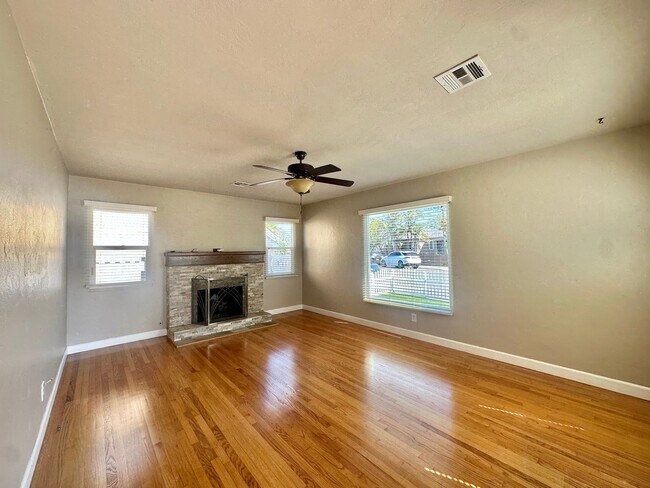 Building Photo - Meticulously Upgraded Point Loma Home Near...