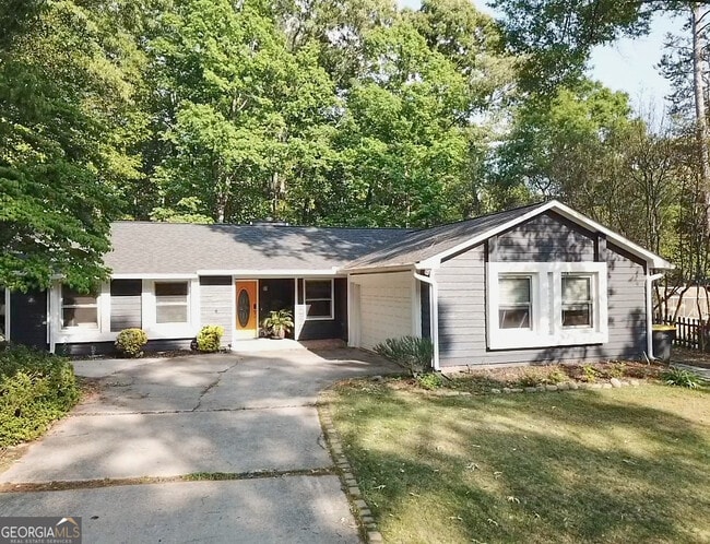 Building Photo - 135 Summer Brooke