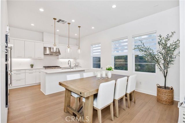 Building Photo - 121 Fremont