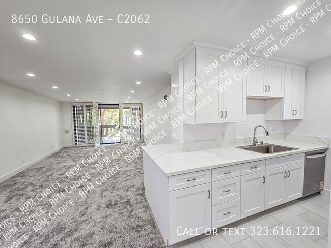 Building Photo - 8650 Gulana Ave