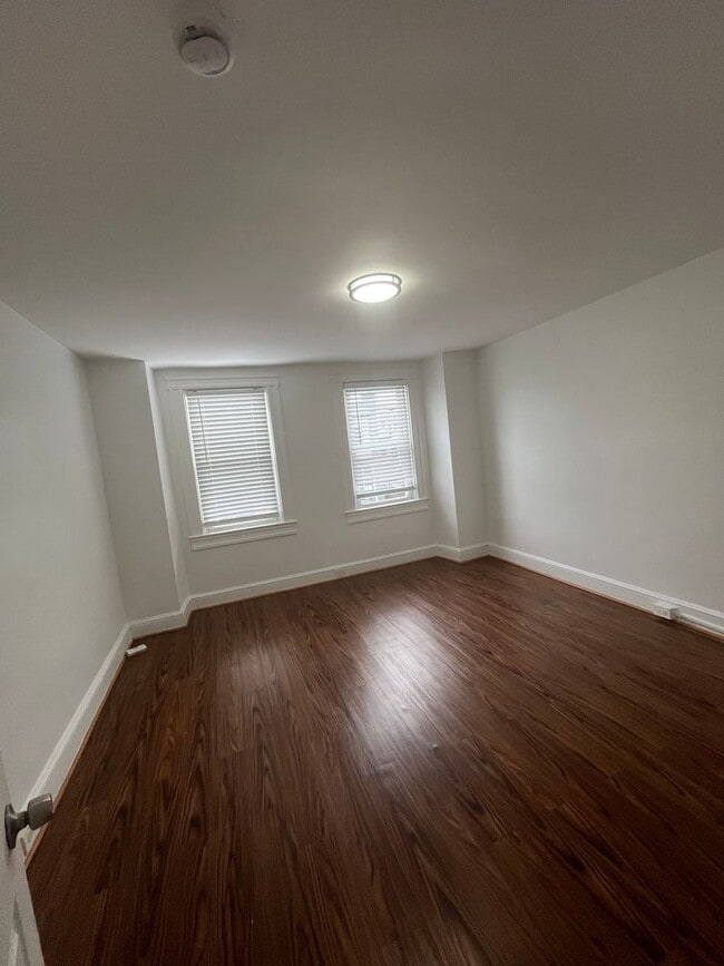 Building Photo - 2809 W Mulberry St