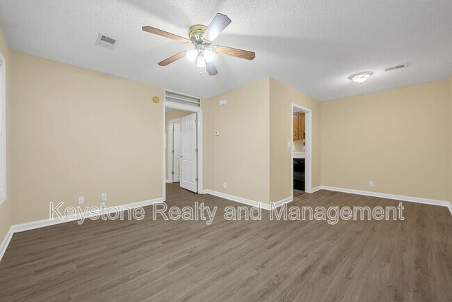 Building Photo - 119 Mace Ln