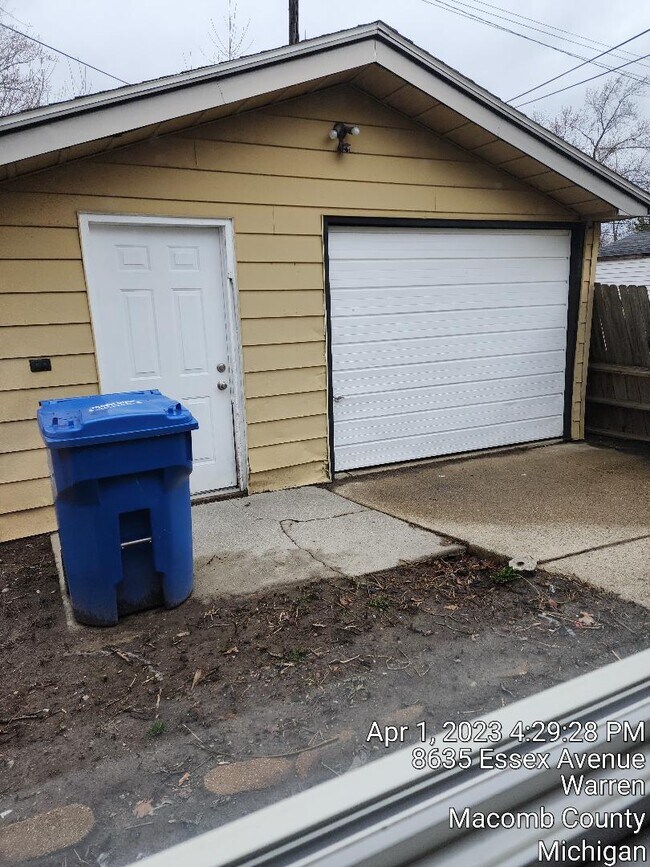 Building Photo - 8635 Essex Ave