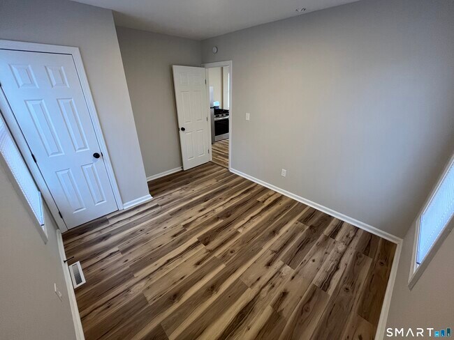 Building Photo - 209 Peck Ave