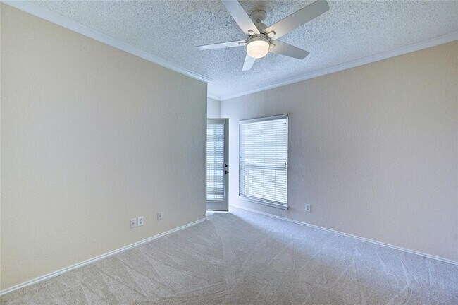 Building Photo - 921 Marine Dr