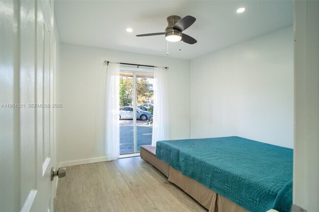 Building Photo - 135 Essex Rd