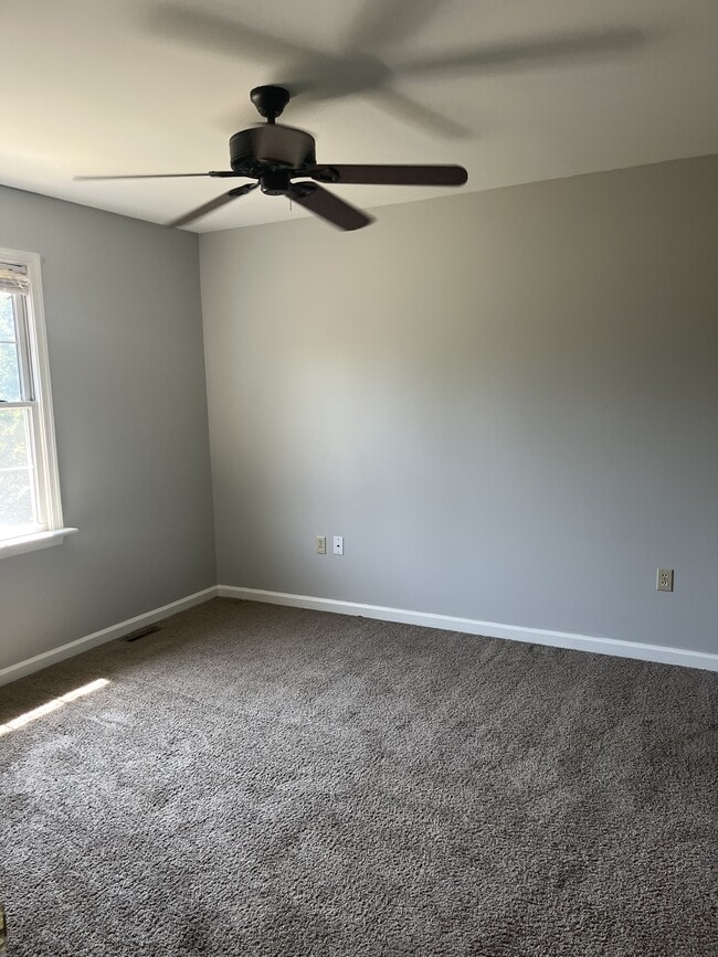 Building Photo - 4169 Kittatinny Dr