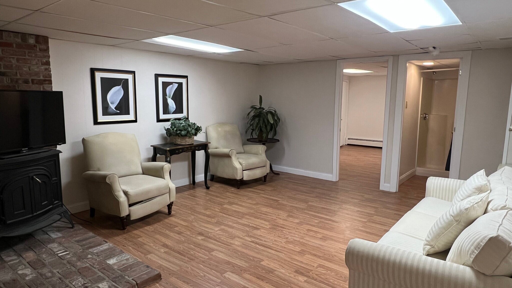 Building Photo - 102 Hillside Rd