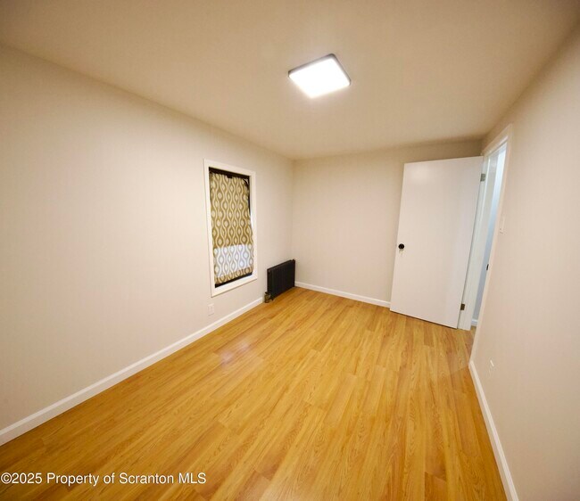 Building Photo - 107 S Sumner Ave