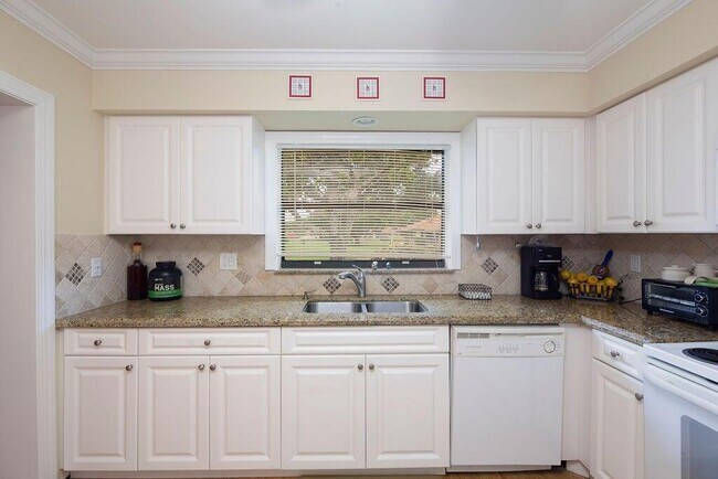 Building Photo - 4600 Wildwood Tree Ln