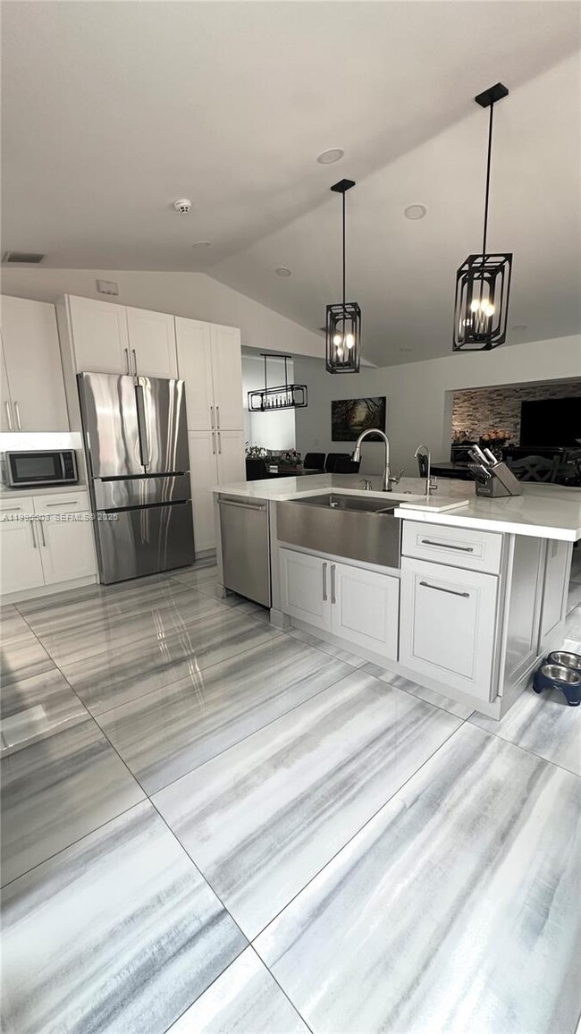 Building Photo - 13411 SW 17th Ct