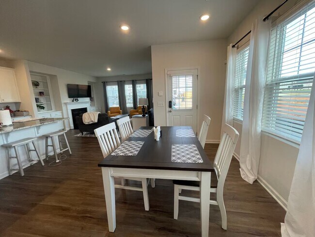 Building Photo - Furnished Townhome in Greer is Available