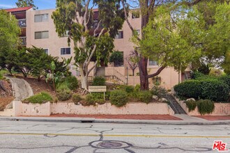 Building Photo - 2940 N Verdugo Rd