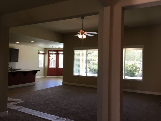 Building Photo - Welcome to Harlan Ranch!!!
