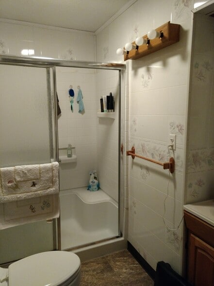 Building Photo - 350 33rd St