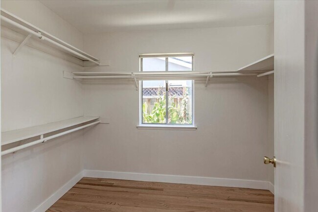 Building Photo - Terrific Sunnyvale Home