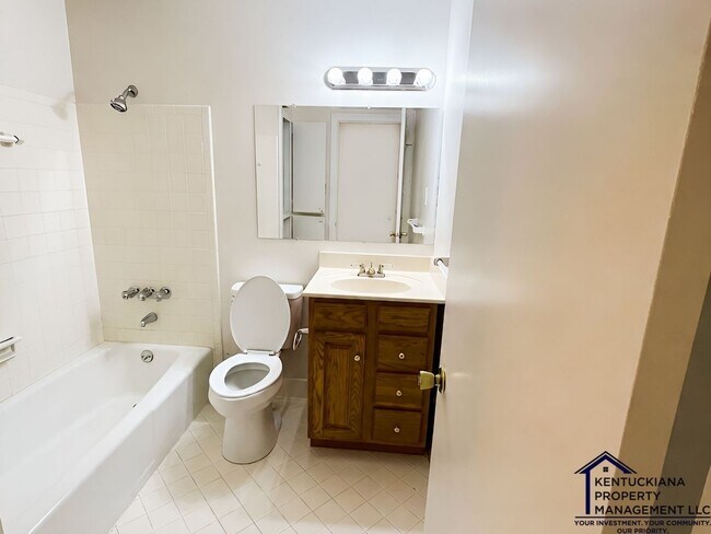 Building Photo - 9400 Habersham Dr