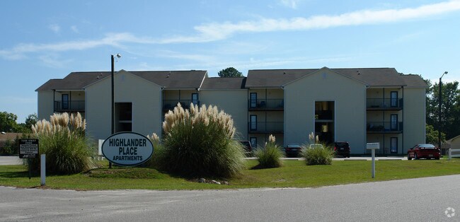 Building Photo - Highlander Apartments