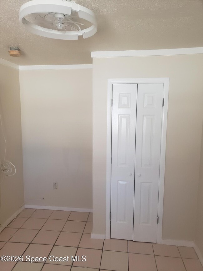 Building Photo - 2114 Henry St NE