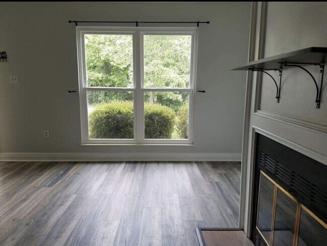 Building Photo - Knoxville 37934 - 3 bedroom, 2 bath home, ...
