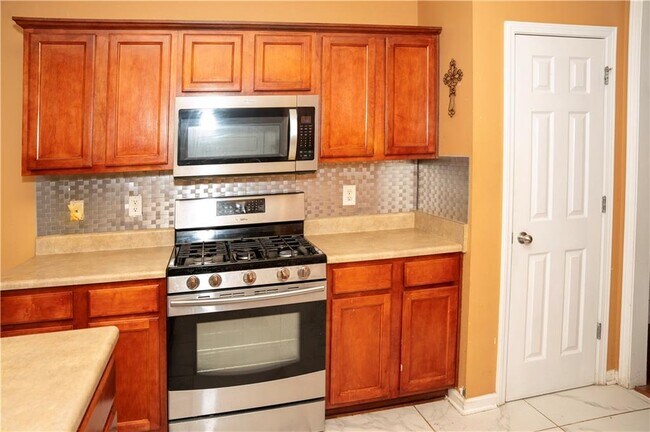 Building Photo - 2581 Southhaven Ln