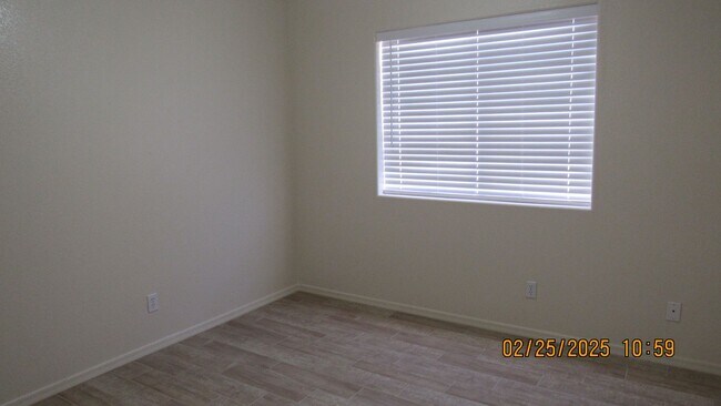 Building Photo - 2759 Palisades Dr