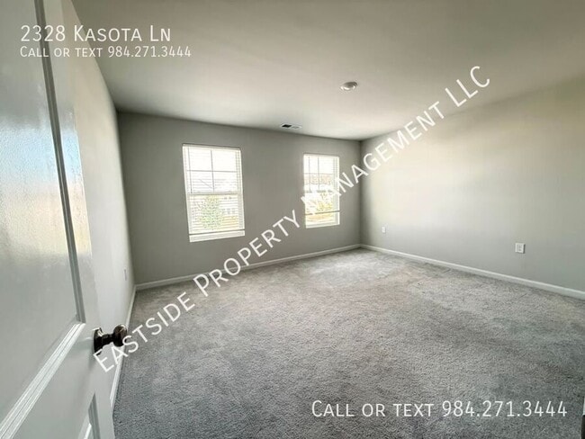 Building Photo - 2328 Kasota Ln