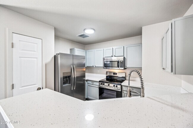 Building Photo - 2051 W Kristina Ave