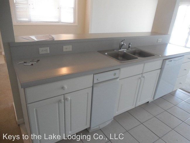 Building Photo - 142 Palisades Dr