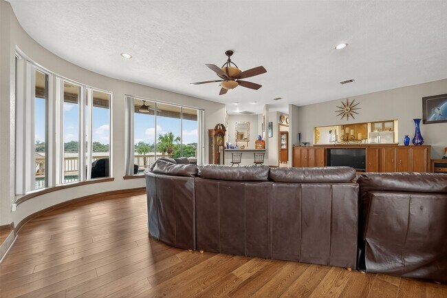 Building Photo - 1623 Lake Arbor Dr