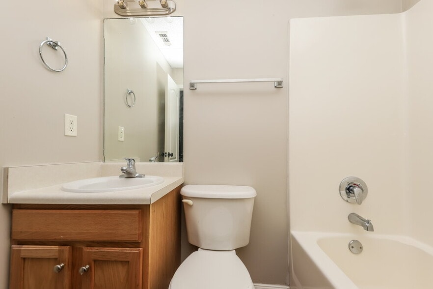 Building Photo - 7872 Newport Dr