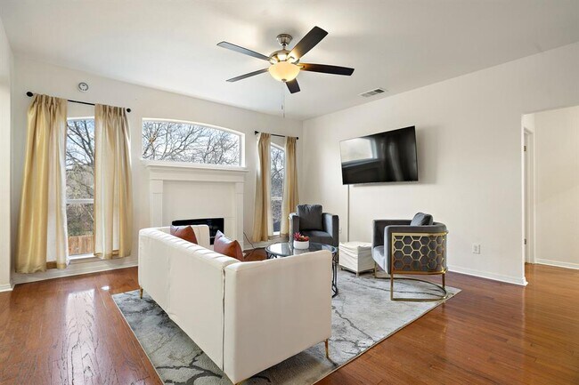 Building Photo - 13039 Scofield Farms Dr