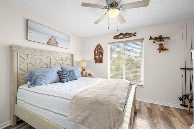 Building Photo - 2502 SE Anchorage Cove