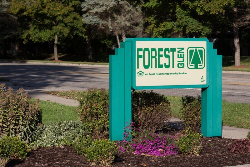 Building Photo - Forest Glen