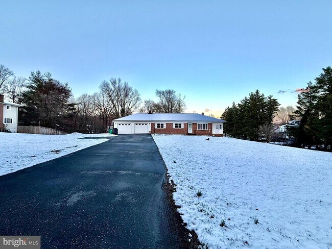 Building Photo - 5233 Kerger Rd