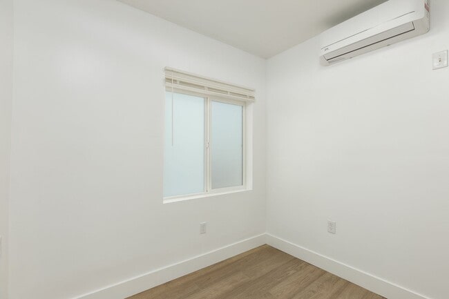 Building Photo - Chic 2BD/1BA ADU in Beautiful Granada Hills