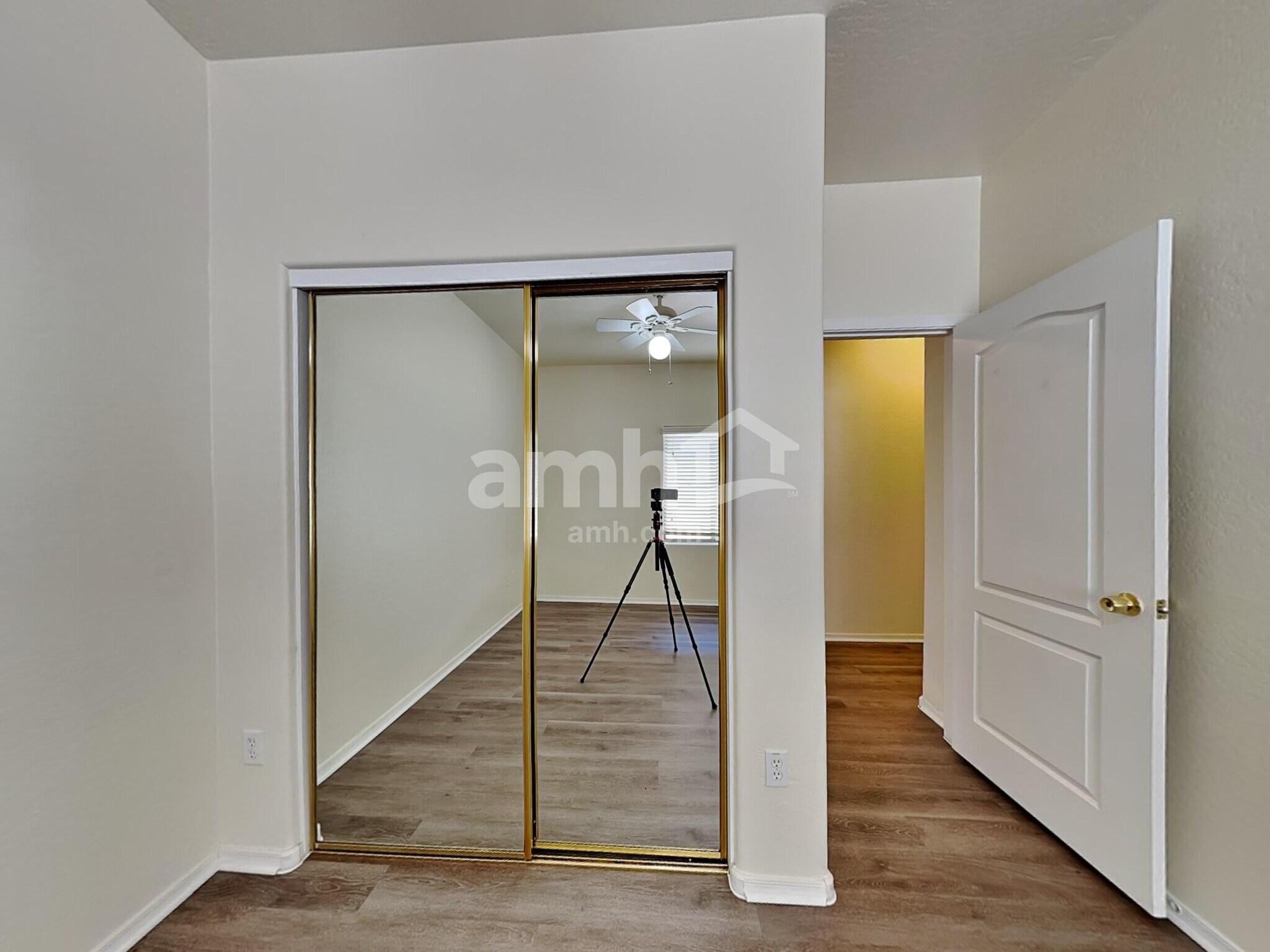 Building Photo - 16209 W Gelding Dr