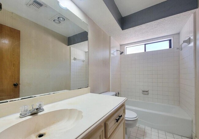 Building Photo - 2810 Thorne Creek Ln