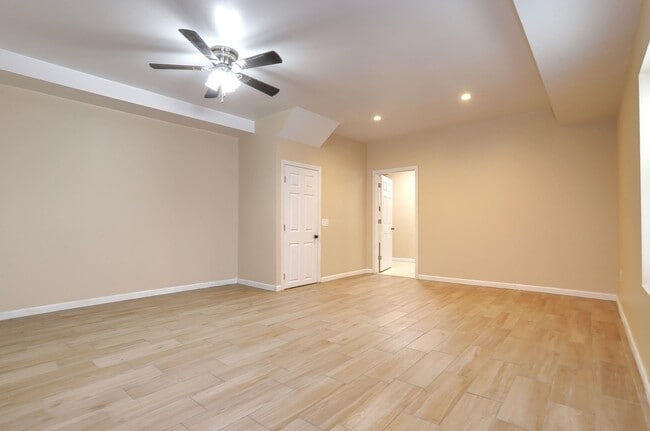 Building Photo - 249 Winfield Ave