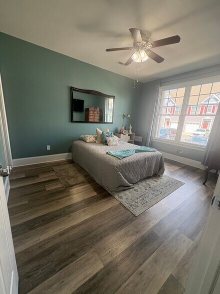 Bedroom 1 Floor 1 - 18879 Bethpage Dr