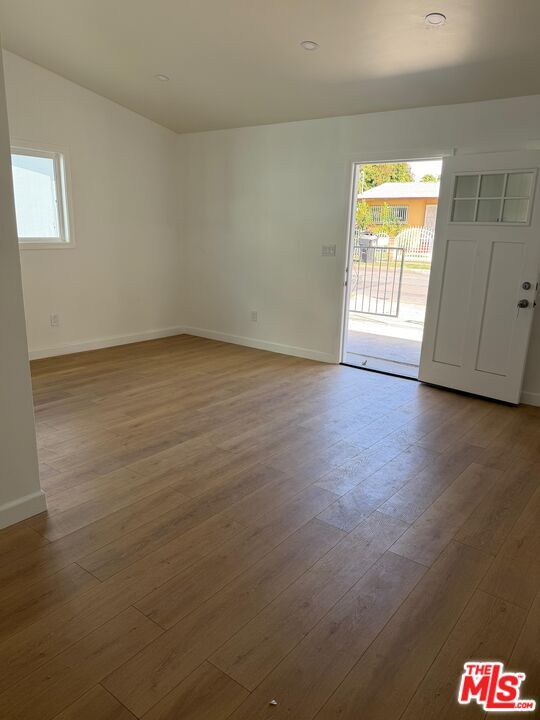 Building Photo - 10802 S Doty Ave