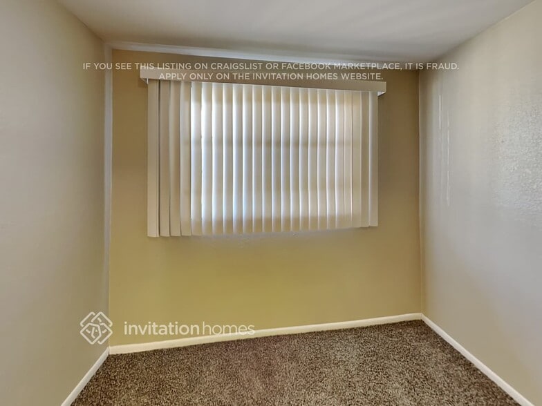 Building Photo - 5012 W McLellan Rd