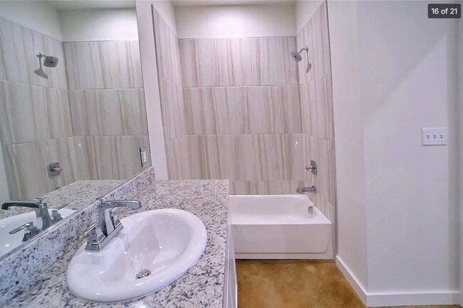 Building Photo - 313 College Ave