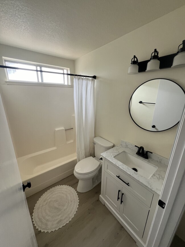 Building Photo - 405 Sailfish Dr