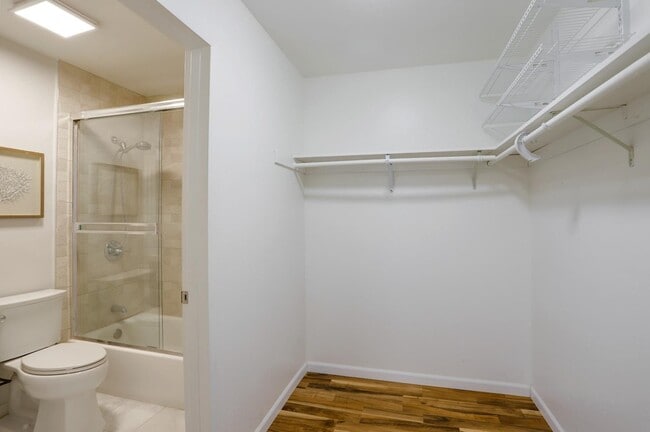 Building Photo - 545 Cassatt Way