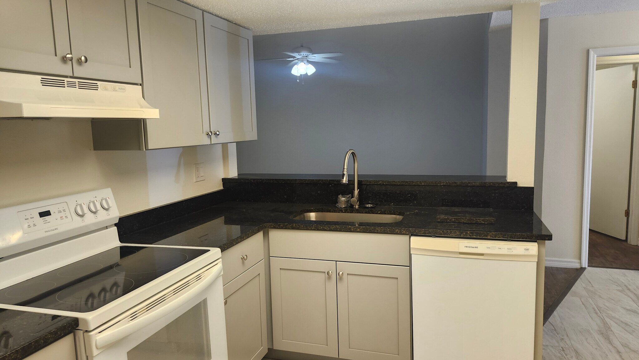 Building Photo - 7413 Mead Dr