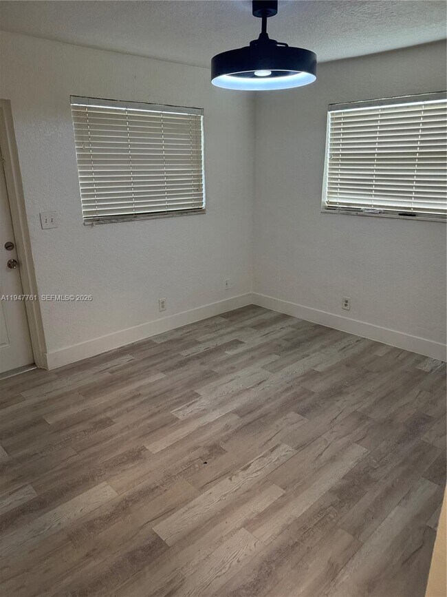 Building Photo - 5833 NW 22nd Ct