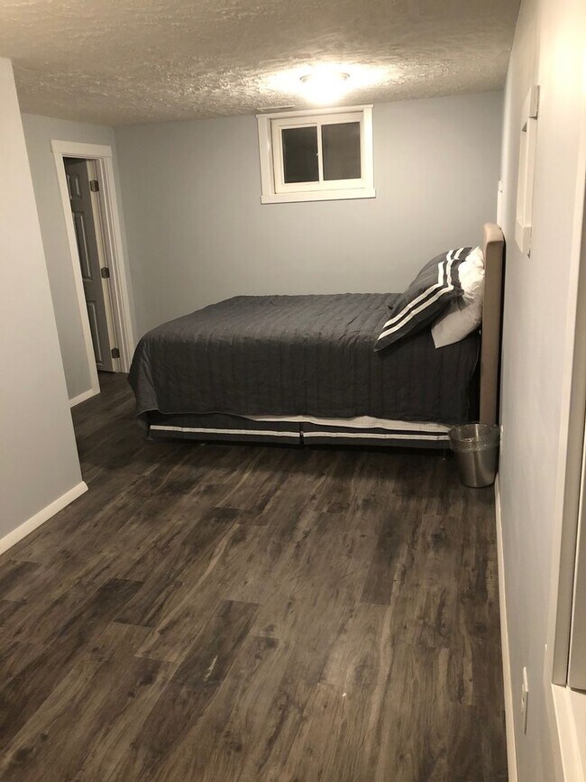 Building Photo - Charming 5 BD/3 BA down the street from Kelley and Luddy!