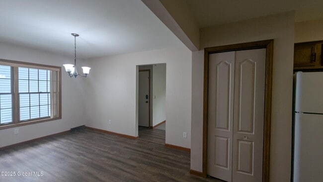 Building Photo - 821 Salina St