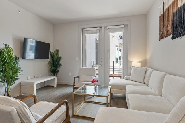 Building Photo - 5820 1/2 Cameron Road-SI FL2-ID1303392P